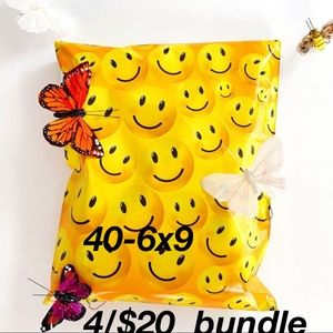 4$20 Polymailers 6x9(40) Self Sealing Smiley Face
